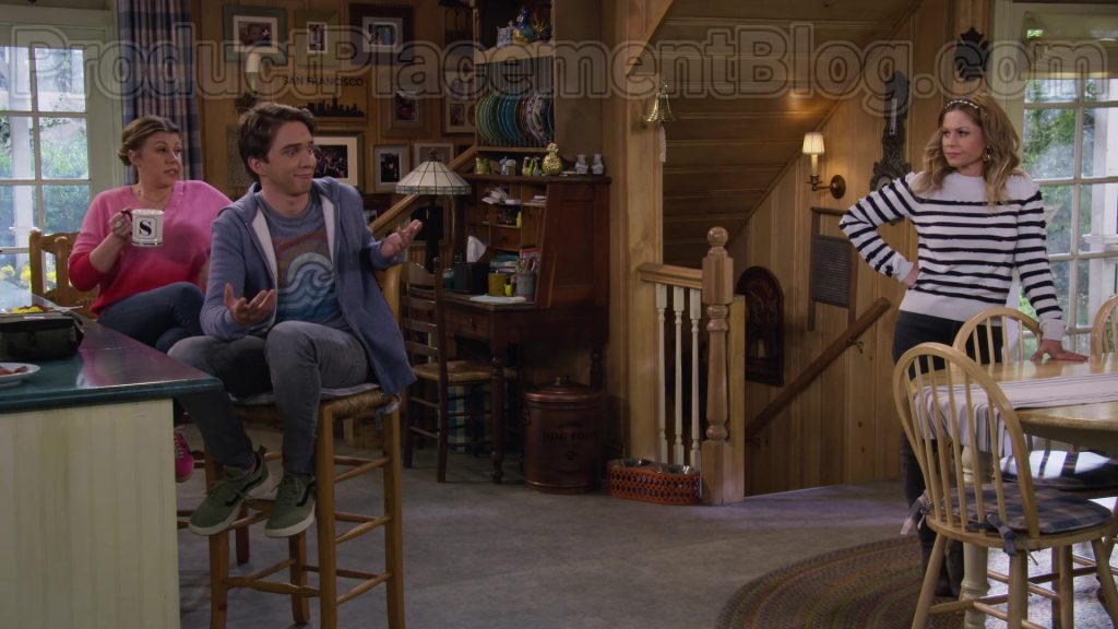 Vans Old Skool Vintage Green Sneakers of Michael Campion as Jackson in Fuller House S05E14 “Basic Training” (2020) (Image 3)