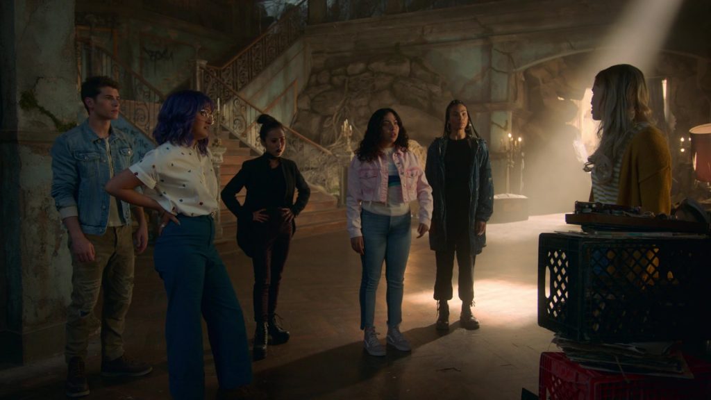 Vans Pink Shoes Worn by Allegra Acosta as Molly Hayes Hernandez in Runaways Season 3 Episode 4 “Rite of Thunder” (2019) (Image 3)