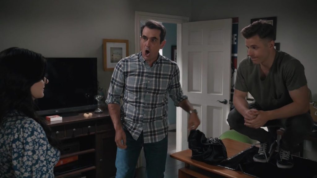 Vans Shoes Worn by Nolan Gould as Luke Dunphy in Modern Family Season 11 Episode 3 “Perfect Pairs” (2019) (Image 3)