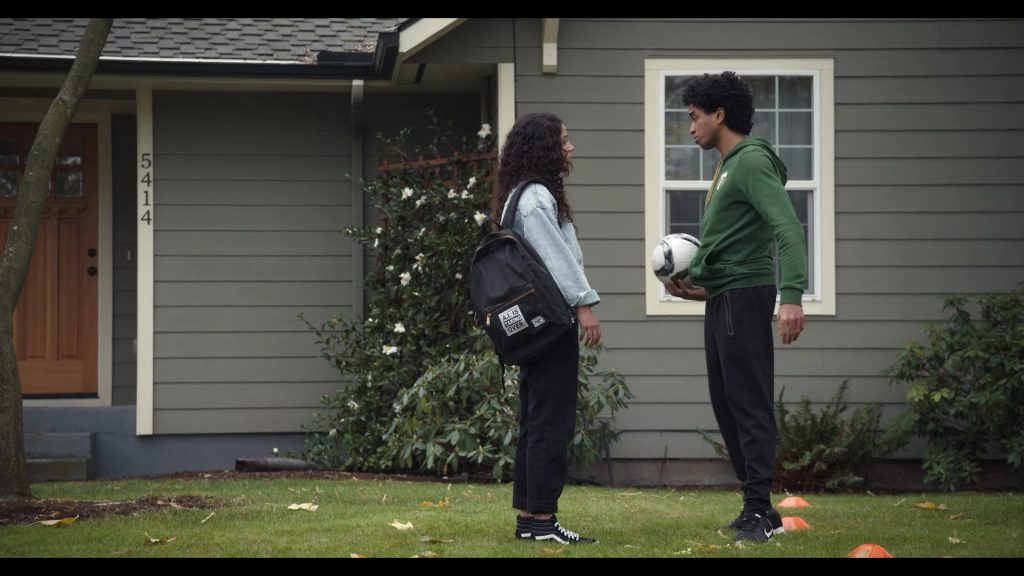 Vans Shoes and Herschel Backpack of Kiana Madeira as Moe in Trinkets S02E05 “Works In Progress” (2020) (Image 1)