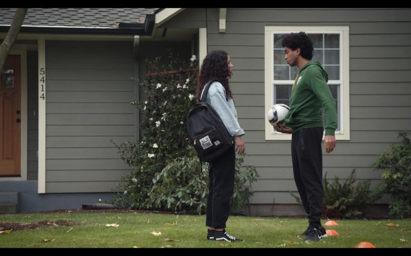 Vans Shoes and Herschel Backpack of Kiana Madeira as Moe in Trinkets S02E05 “Works In Progress” (2020) (Image 1)