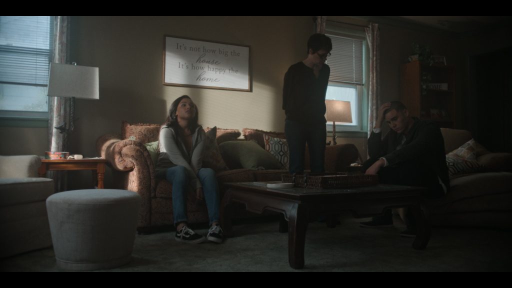 Vans Shoes in American Sports Story S01E10 “Who Killed Aaron Hernandez” (2024) (Image 2)