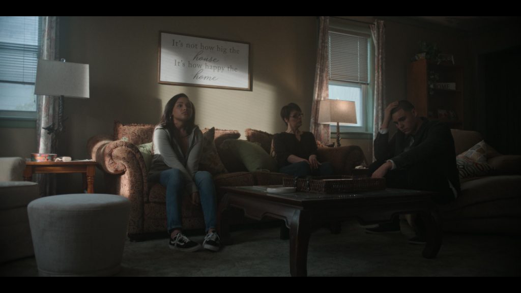 Vans Shoes in American Sports Story S01E10 “Who Killed Aaron Hernandez” (2024) (Image 4)