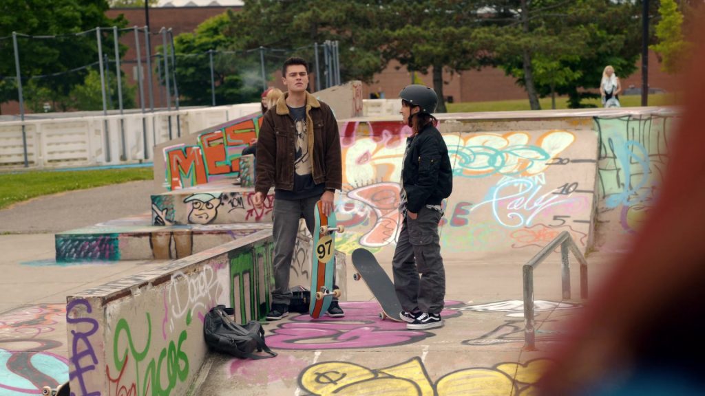 Vans Shoes in Ginny and Georgia S03E02 “Beep Beep Freaking Beep” (2025) (Image 2)