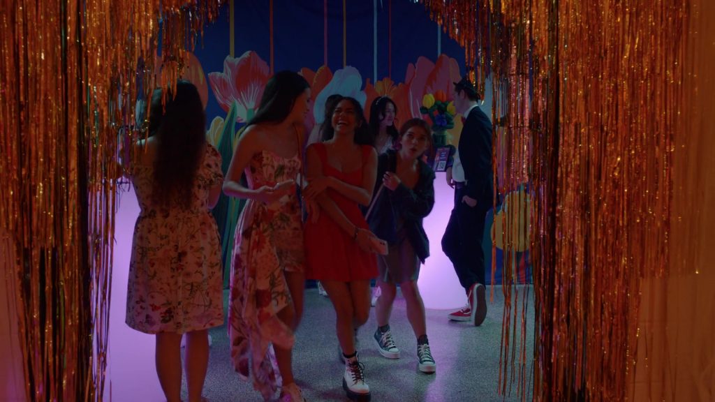 Vans Shoes in Ginny and Georgia S03E03 “Friends Can Dance” (2025) (Image 2)