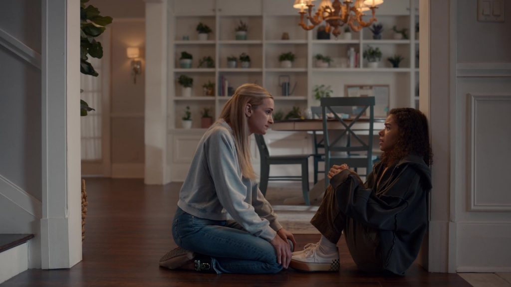 Vans Shoes in Ginny and Georgia S03E07 “That's Wild” (2025) (Image 11)