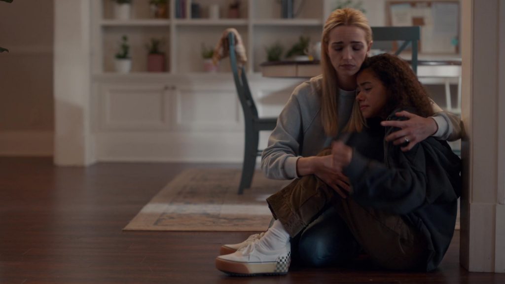 Vans Shoes in Ginny and Georgia S03E07 “That's Wild” (2025) (Image 7)