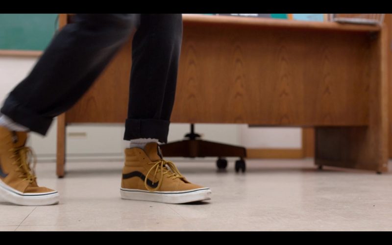 Vans Shoes in Gordita Chronicles S01E09 “In America We Fall in Love” (2022) (Image 1)