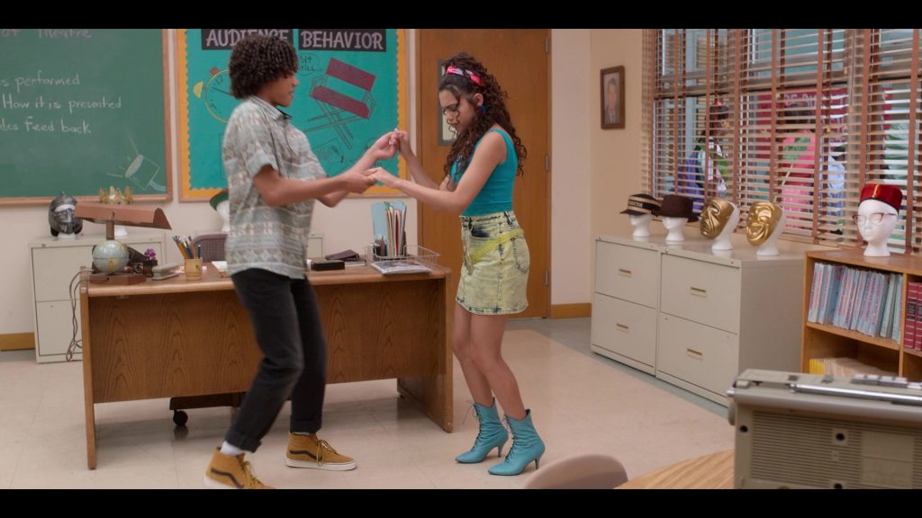Vans Shoes in Gordita Chronicles S01E09 “In America We Fall in Love” (2022) (Image 2)