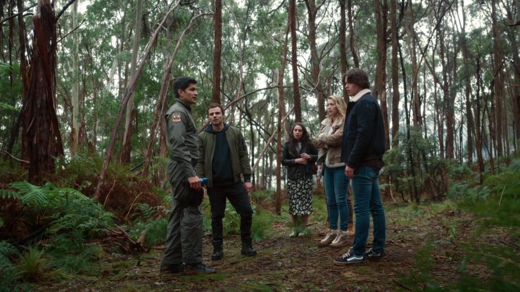 Vans Shoes in La Brea S01E04 “The New Arrival” (2021) (Image 1)
