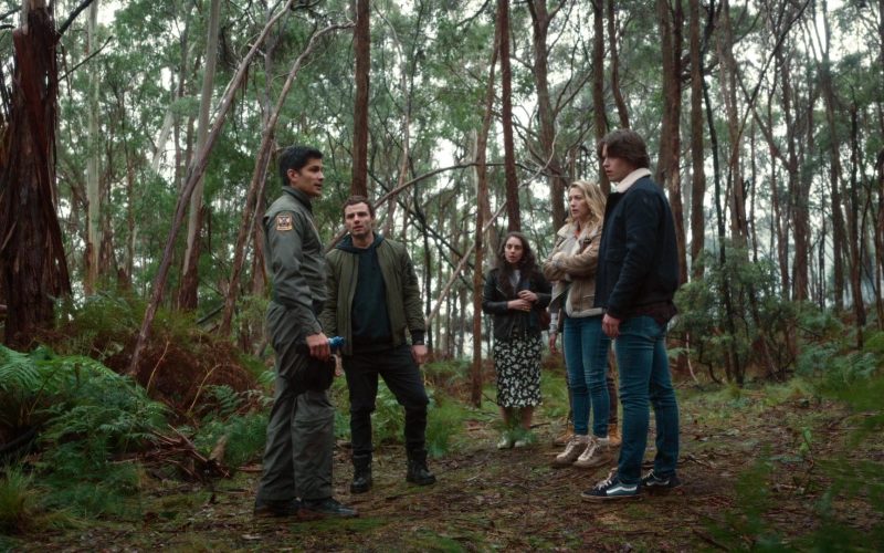 Vans Shoes in La Brea S01E04 “The New Arrival” (2021) (Image 1)