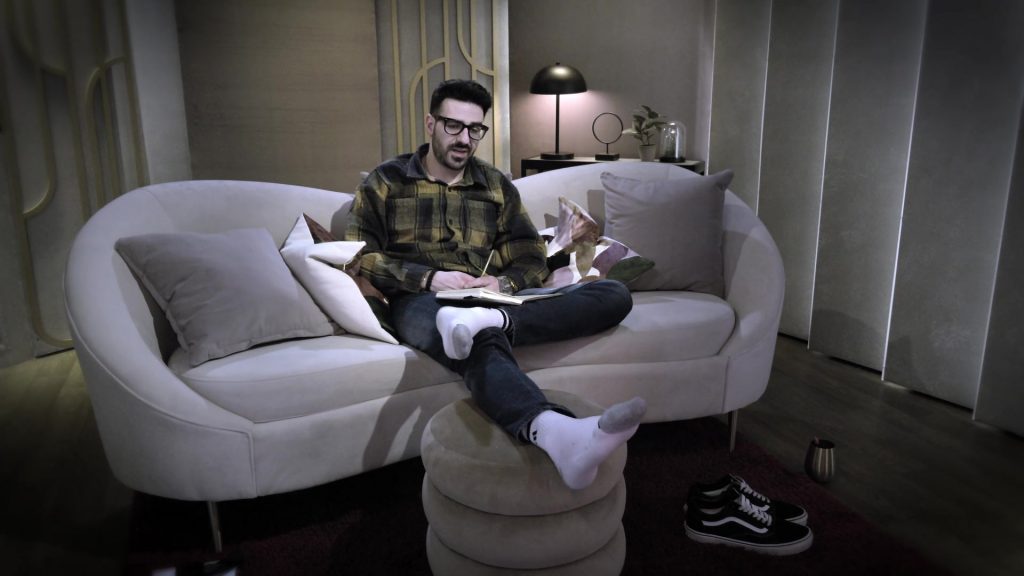 Vans Shoes in Love Is Blind S09E01 A Love that Sparkles (2025) (Image 3)