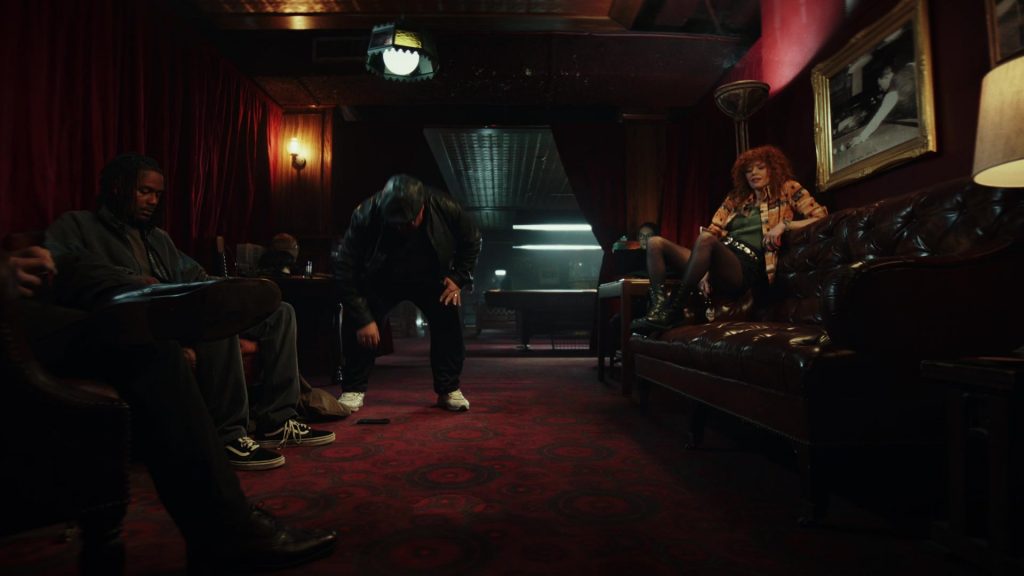 Vans Shoes in Poker Face S02E08 “The Sleazy Georgian” (2025) (Image 3)