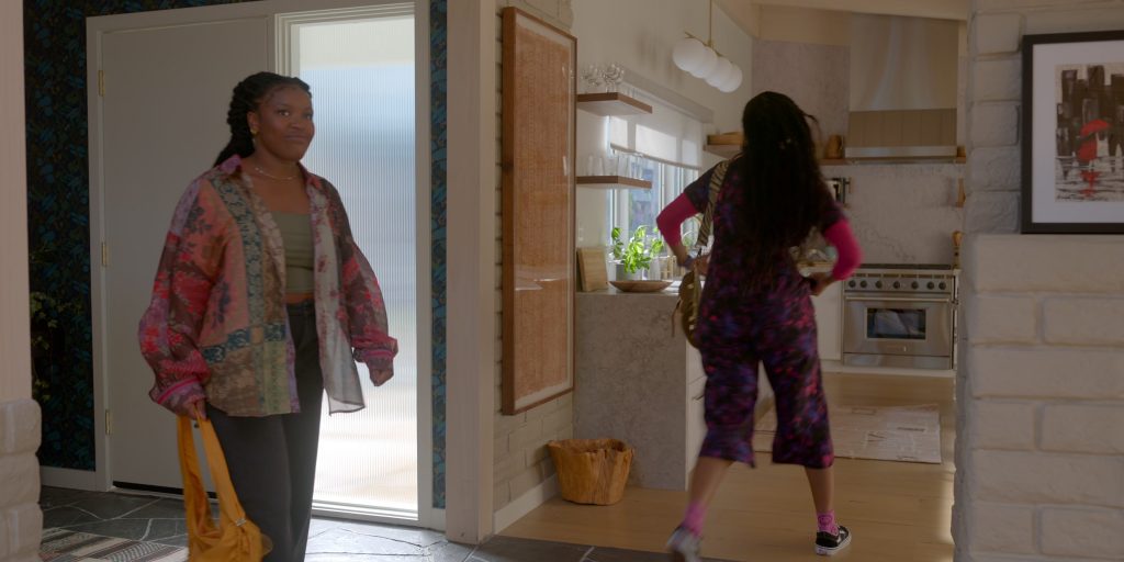 Vans Shoes in Shrinking S02E06 “In a Lonely Place” (2024) (Image 2)