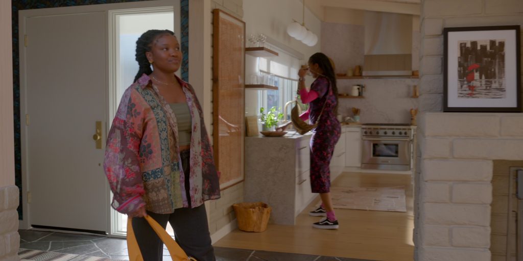Vans Shoes in Shrinking S02E06 “In a Lonely Place” (2024) (Image 3)