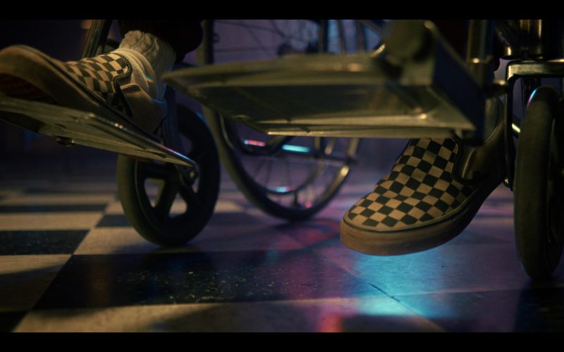 Vans Shoes in Stranger Things S05E08 “Chapter Eight – The Rightside Up” (2025) (Image 1)