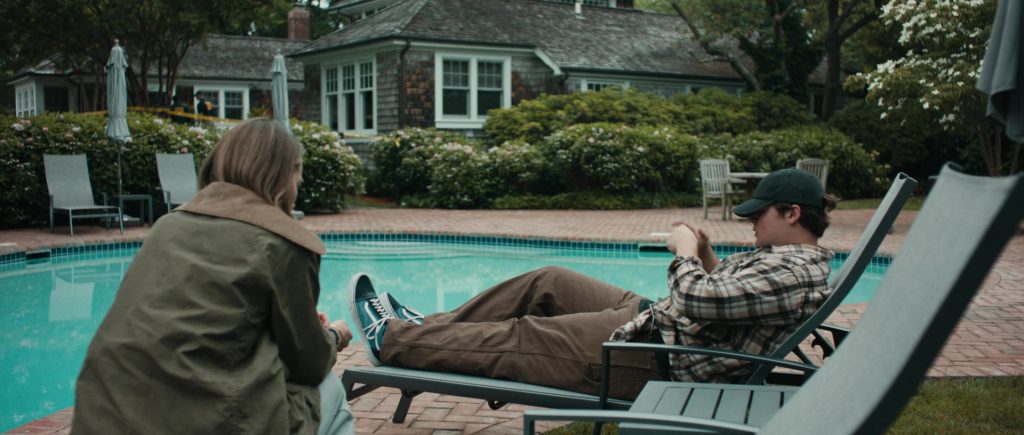 Vans Shoes in The Better Sister S01E01 “She's My Sister” (2025) (Image 3)