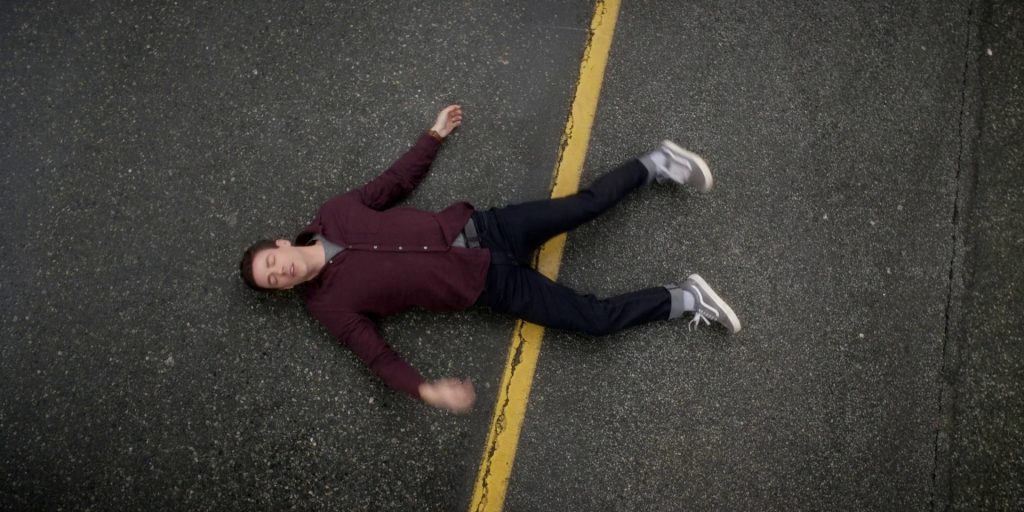 Vans Shoes in The Flash S09E10 “A New World, Part One” (2023) (Image 3)