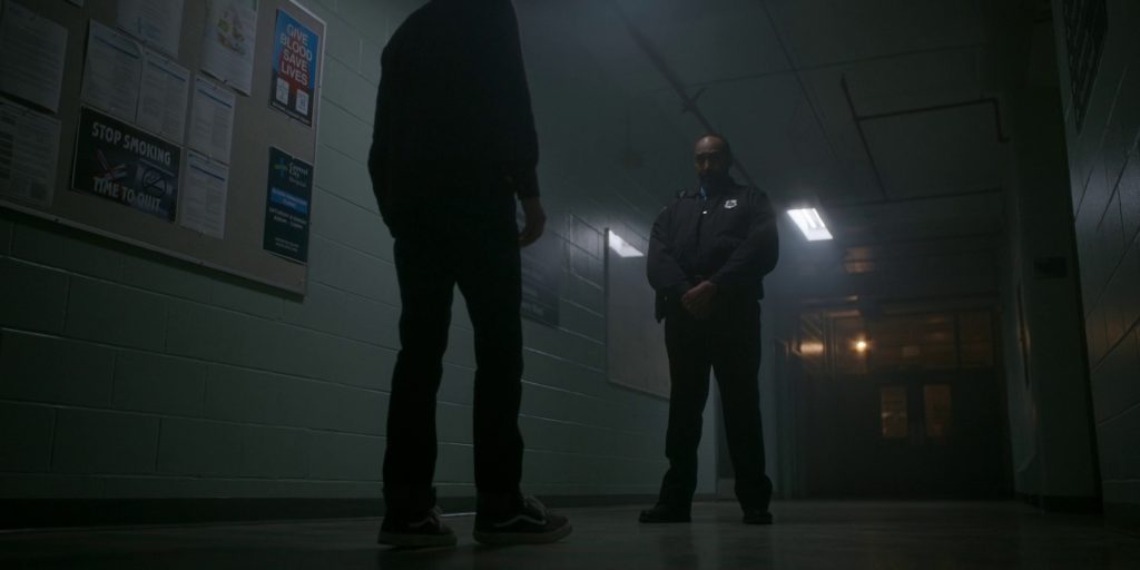Vans Shoes in The Flash S09E10 “A New World, Part One” (2023) (Image 6)