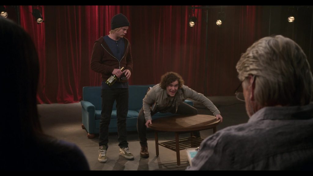 Vans Shoes in The Kominsky Method Season 2 Episode 6 Chapter 14. A Secret Leaks, a Teacher Speaks (2019) (Image 2)