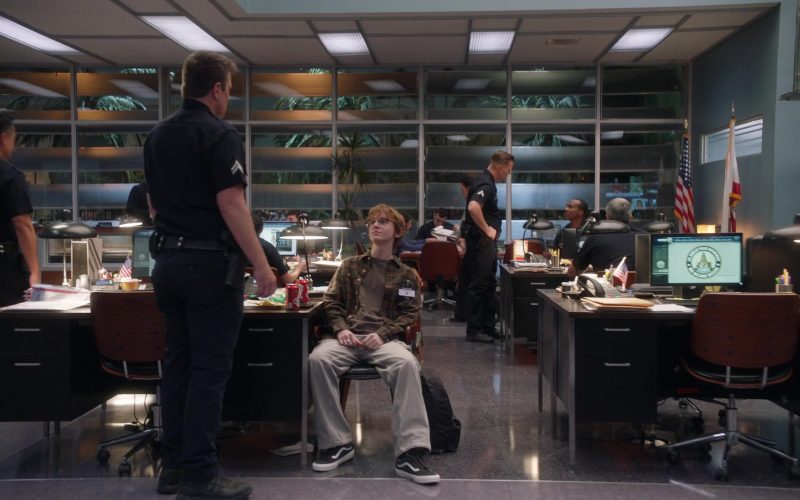 Vans Shoes in The Rookie S08E09 “Fun and Games” (2026) (Image 1)