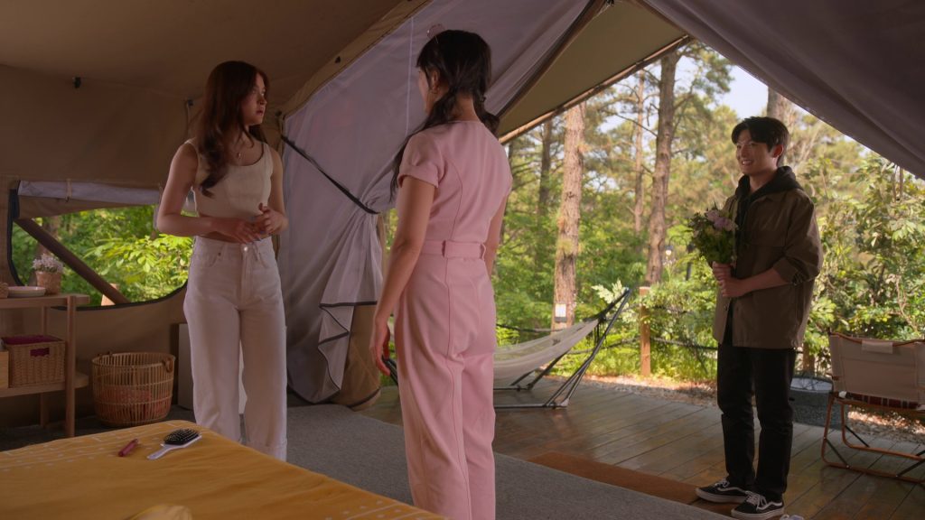 Vans Shoes of Choi Min-young as Dae-heon Kim in XO, Kitty S01E08 “LFG” (2023) (Image 1)