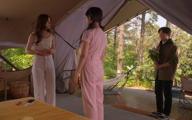 Vans Shoes of Choi Min-young as Dae-heon Kim in XO, Kitty S01E08 “LFG” (2023) (Image 1)