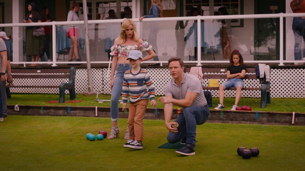 Vans Shoes of Diesel La Torraca as Austin Miller in Ginny & Georgia S01E02 “It's a Face Not a Mask” (2021) (Image 1)