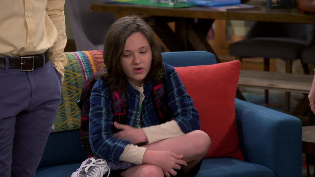 Vans Shoes of Hank Greenspan as Grover Johnson in The Neighborhood S05E20 “Welcome to the Other Neighborhood” (2023) (Image 1)