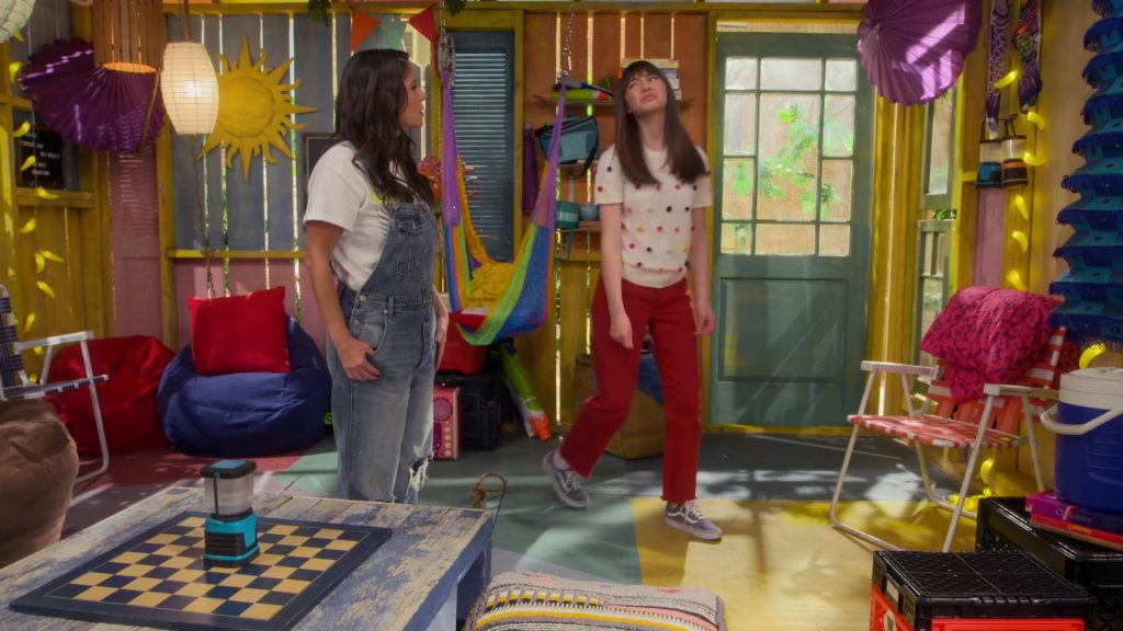 Vans Shoes of Lauren Lindsey Donzis as Hannah in Punky Brewster S01E07 “The Treehouse That Punky Built” (2021) (Image 2)