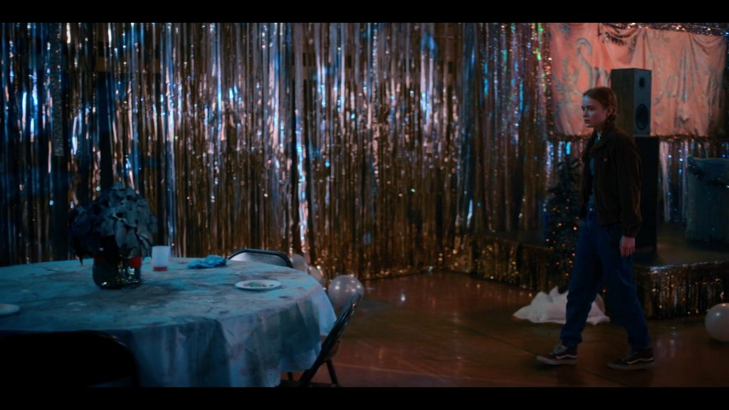 Vans Shoes of Sadie Sink as Max Mayfield in Stranger Things S04E09 “Chapter Nine - The Piggyback” (2022) (Image 2)