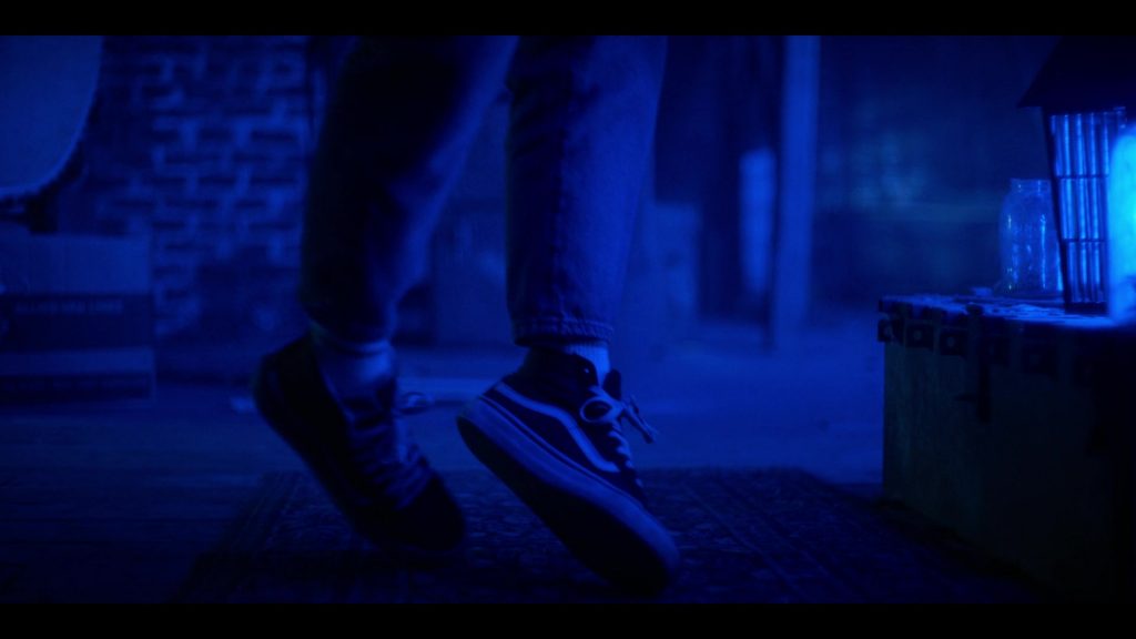 Vans Shoes of Sadie Sink as Max Mayfield in Stranger Things S04E09 “Chapter Nine - The Piggyback” (2022) (Image 4)