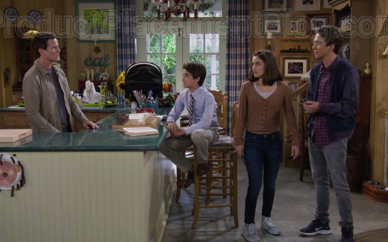 Vans Shoes of Soni Nicole Bringas as Ramona Gibbler in Fuller House S05E11 “Three Weddings and a Musical” (2020) (Image 1)