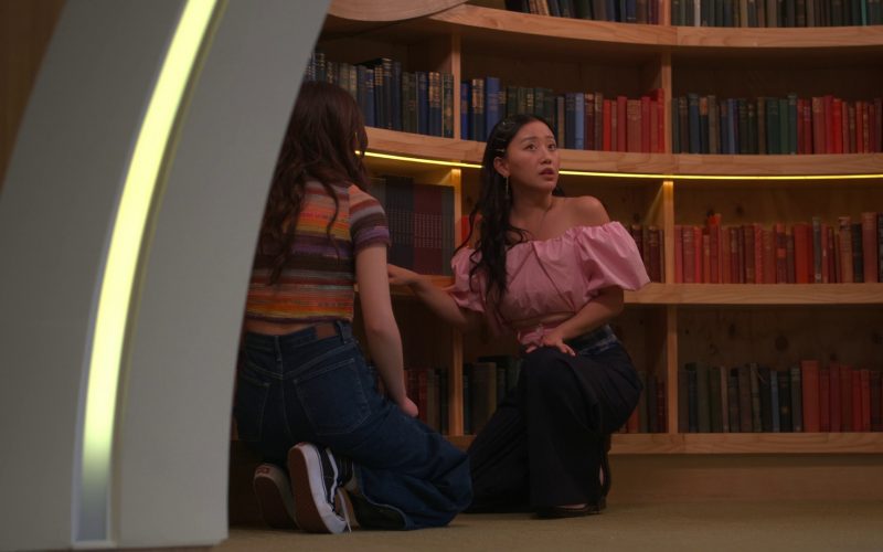 Vans Sneakers Worn by Anna Cathcart as Katherine Song Covey in XO, Kitty S01E07 “TIL” (2023) (Image 1)
