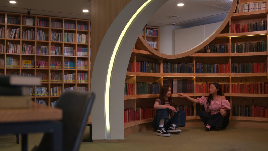 Vans Sneakers Worn by Anna Cathcart as Katherine Song Covey in XO, Kitty S01E07 “TIL” (2023) (Image 3)