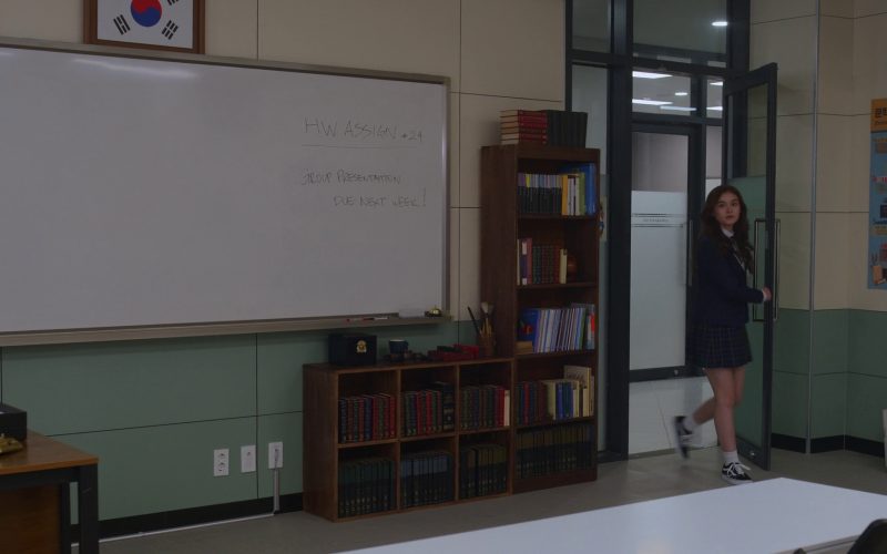 Vans Sneakers Worn by Anna Cathcart in XO, Kitty S01E06 “BYOB” (2023) (Image 1)