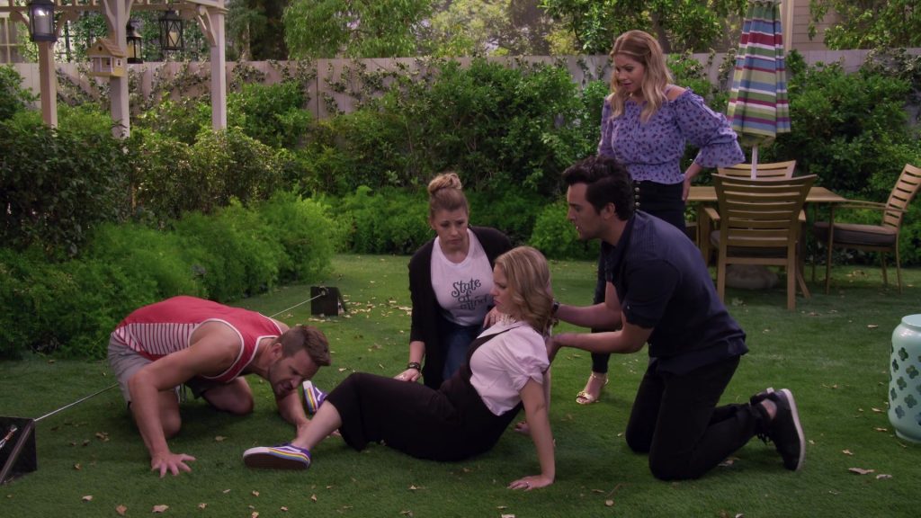 Vans Sneakers Worn by Candace Cameron Bure as D.J. Tanner-Fuller in Fuller House Season 5 Episode 9 “A Modest Proposal” (2019) (Image 2)