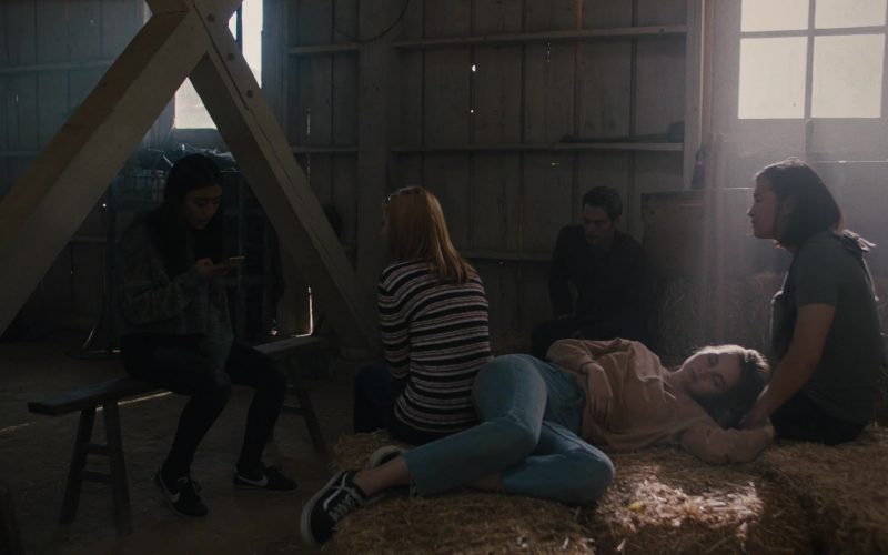 Vans Sneakers Worn by Liana Liberato as McKenna Brady in Light as a Feather – Season 2 Episode 16 …Brave as a Lion (2019) (Image 1)