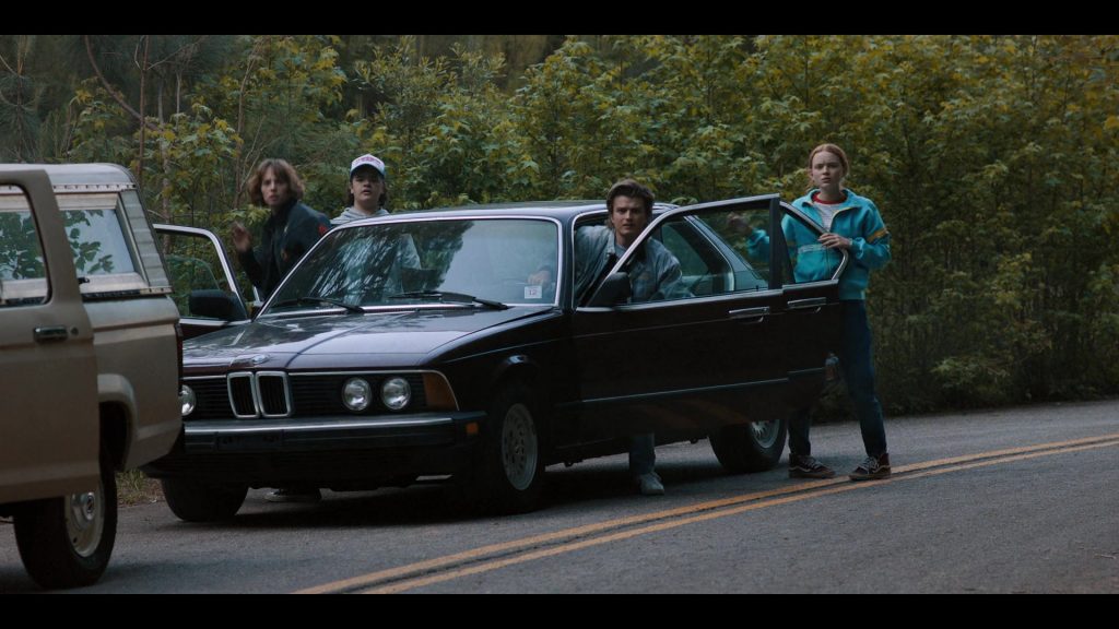 Vans Sneakers Worn by Sadie Sink as Max Mayfield in Stranger Things S04E03 “Chapter Three - The Monster and the Superhero” (2022) (Image 1)