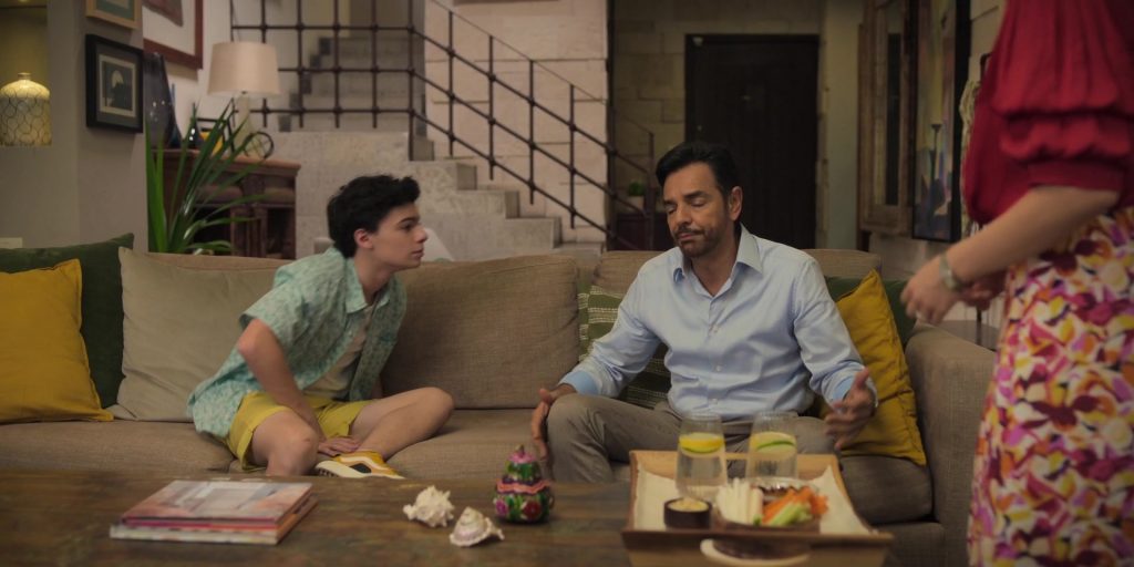 Vans Sneakers in Acapulco S03E01 “Just the Two of Us” (2024) (Image 13)
