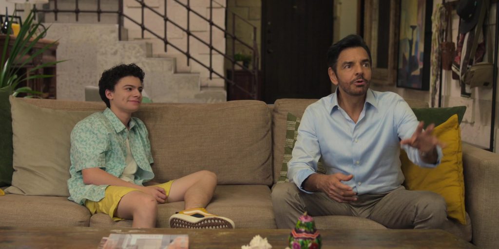 Vans Sneakers in Acapulco S03E01 “Just the Two of Us” (2024) (Image 21)
