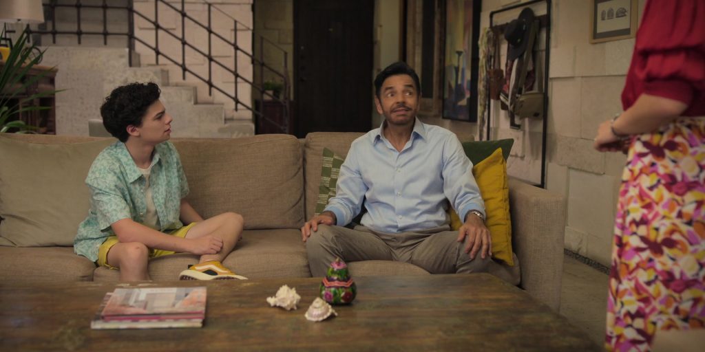 Vans Sneakers in Acapulco S03E01 “Just the Two of Us” (2024) (Image 26)