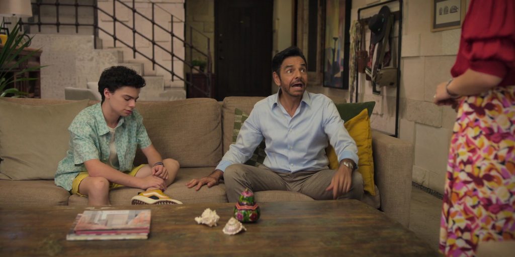 Vans Sneakers in Acapulco S03E01 “Just the Two of Us” (2024) (Image 29)