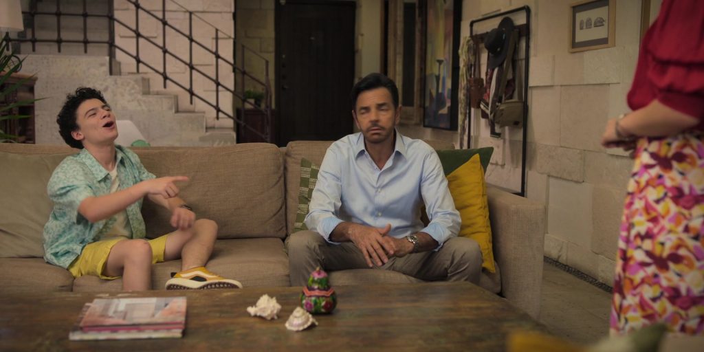 Vans Sneakers in Acapulco S03E01 “Just the Two of Us” (2024) (Image 3)