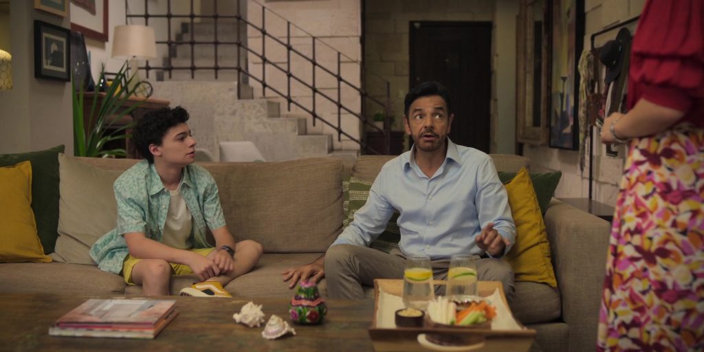 Vans Sneakers in Acapulco S03E01 “Just the Two of Us” (2024) (Image 30)