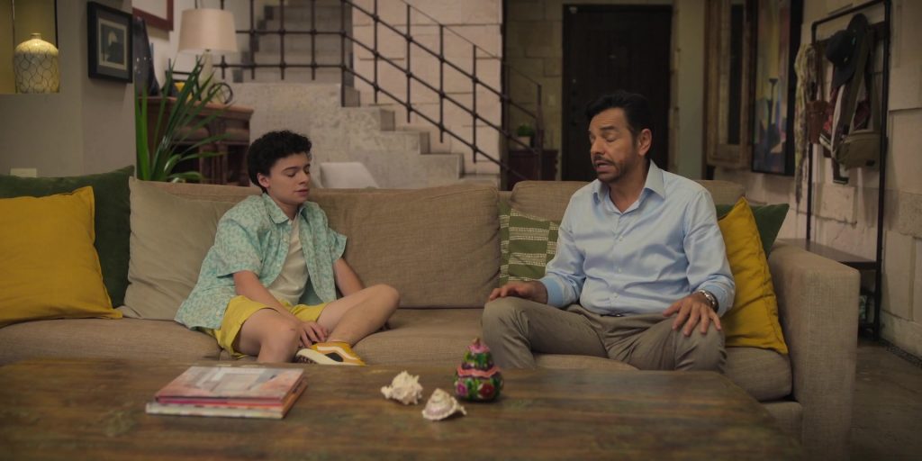 Vans Sneakers in Acapulco S03E01 “Just the Two of Us” (2024) (Image 7)