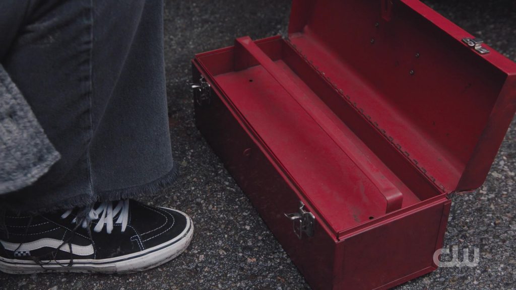 Vans Sneakers in Charmed S04E11 “Divine Secrets of the O.G. Sisterhood” (2022) (Image 3)