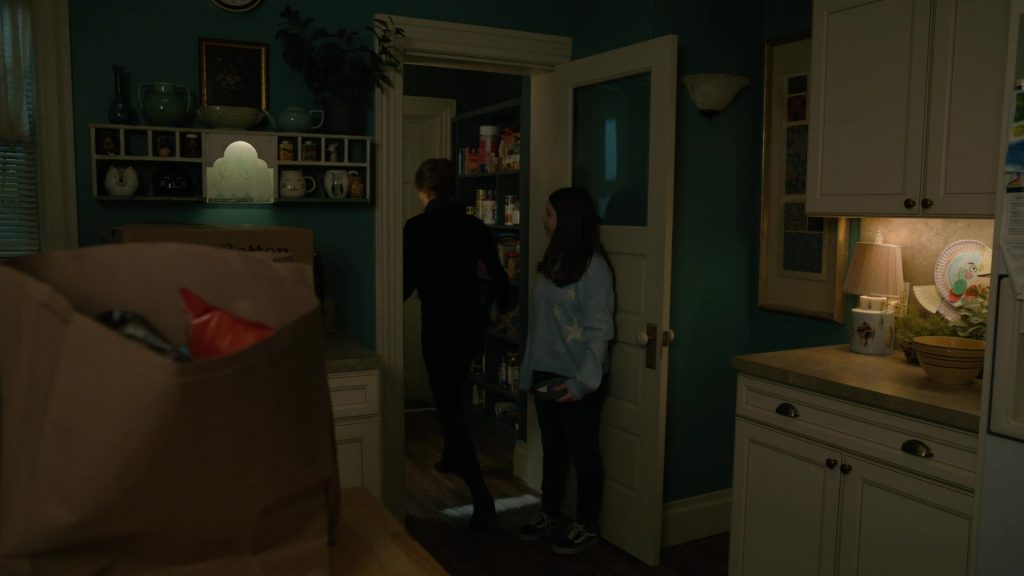 Vans Sneakers in Evil S04E10 “How to Survive a Storm” (2024) (Image 1)