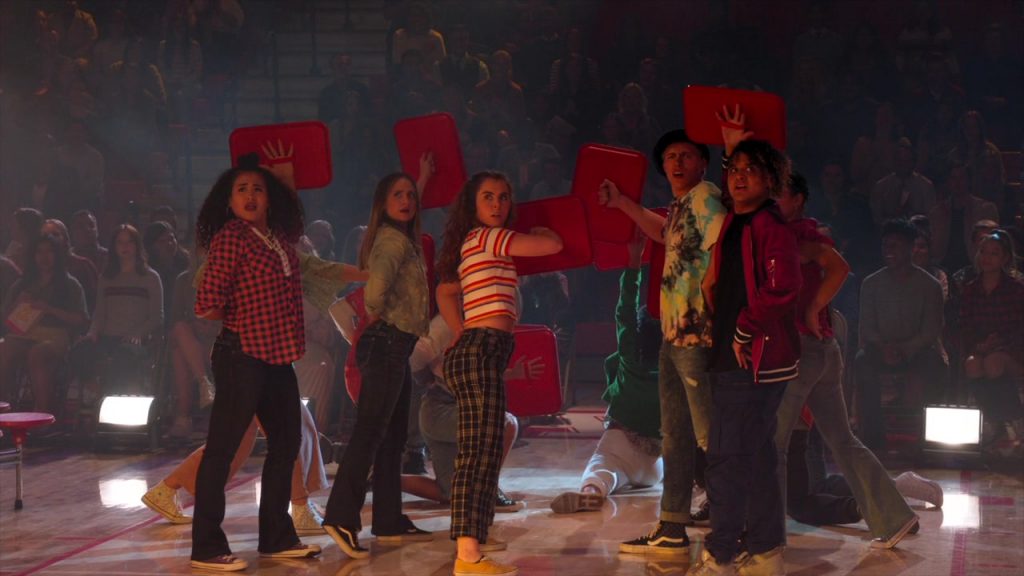 Vans Sneakers in High School Musical - The Musical - The Series Season 1 Episode 9 “Opening Night” (2020) (Image 1)