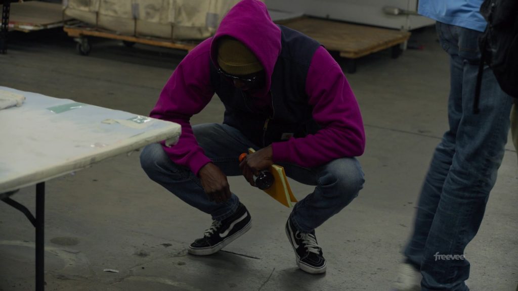 Vans Sneakers in Jury Duty S01E04 “Field Trip” (2023) (Image 1)